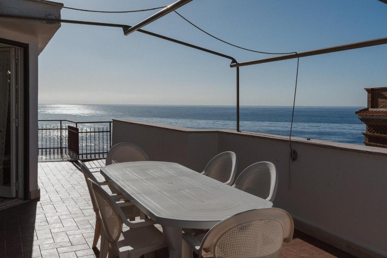 Be Your Home - Appartamento 4 Camere Sul Mare Scesa Al Mare Privata Santa Marinella Bagian luar foto