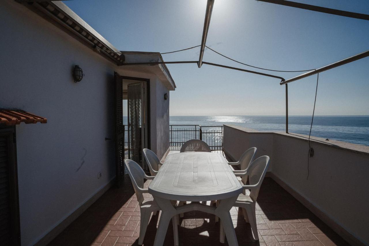 Be Your Home - Appartamento 4 Camere Sul Mare Scesa Al Mare Privata Santa Marinella Bagian luar foto