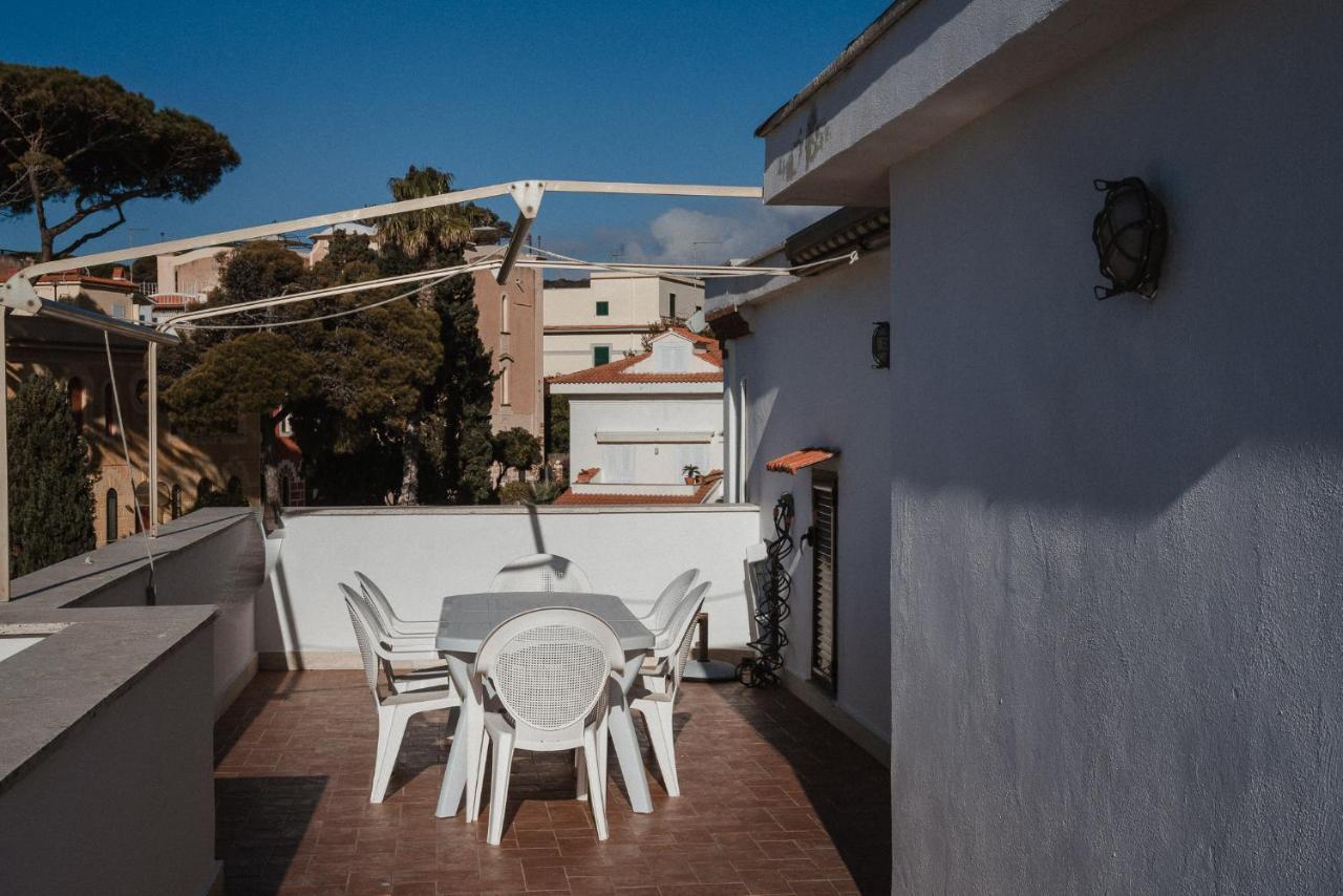 Be Your Home - Appartamento 4 Camere Sul Mare Scesa Al Mare Privata Santa Marinella Bagian luar foto