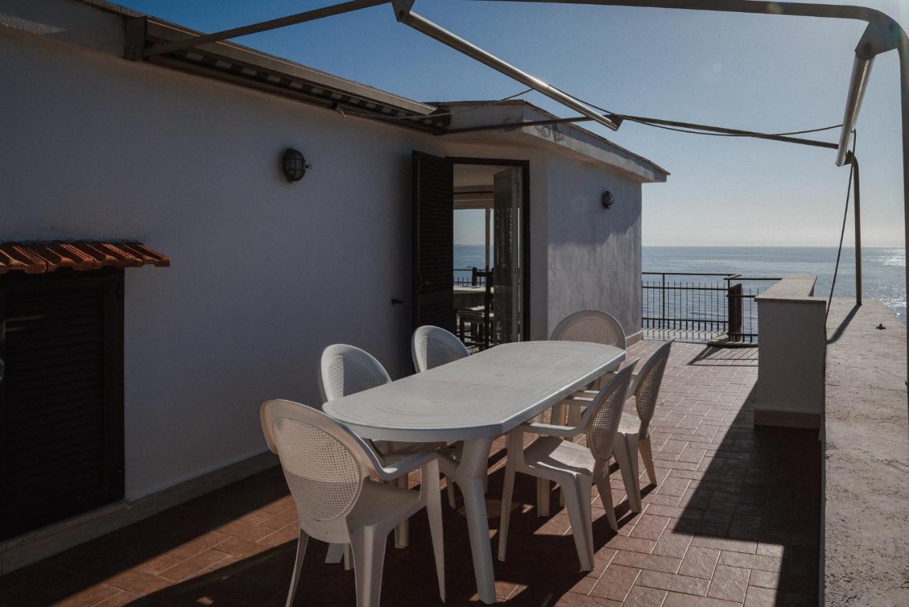 Be Your Home - Appartamento 4 Camere Sul Mare Scesa Al Mare Privata Santa Marinella Bagian luar foto